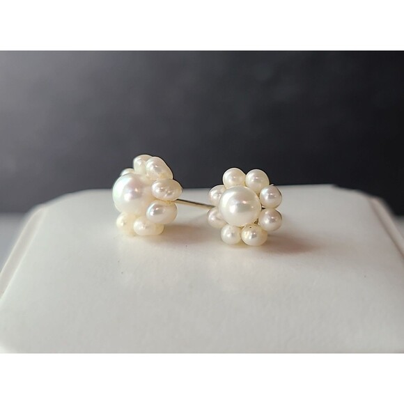 10K Yellow Gold Pearl Cluster Flower Shaped Stud Post Earrings Vintage - Picture 1 of 10